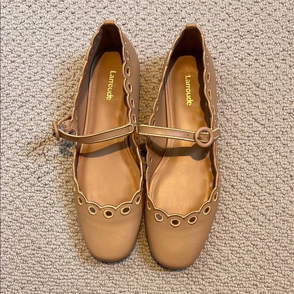 Tan Scalloped Mary Jane Flats by Larroude - Picture 3 of 8